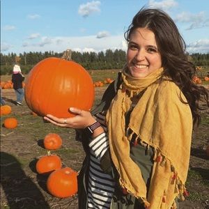 Meet your Posher, Carissa